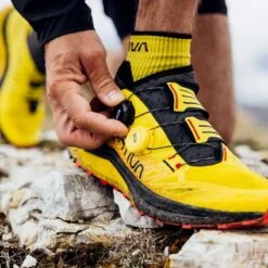 La Sportiva Jackal II Boa Mens Trail Running Shoe - Yellow/Black -Outdoor Research Store La Sportiva Jacakl II Boa Mens Yellow Black 02