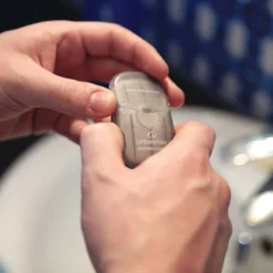 LifeVenture Shaving Leaves - 50 Pack -Outdoor Research Store LifeVenture Shaving Leaves 02