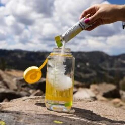 Skratch Labs Sport Hydration Drink Mix - Single -Outdoor Research Store Skatch Labs Sport Hydration Drink Mix Single Lemon Lime 03